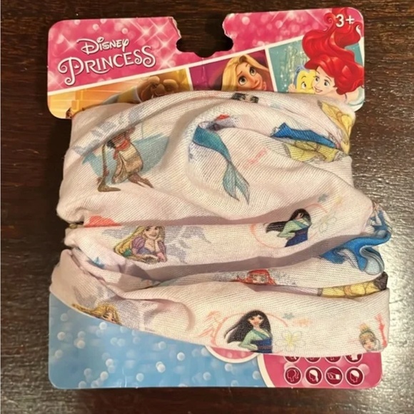NEW Girls Disney Princess All-Over Print Lightweight Neck Gaiter Wrap - Picture 2 of 10